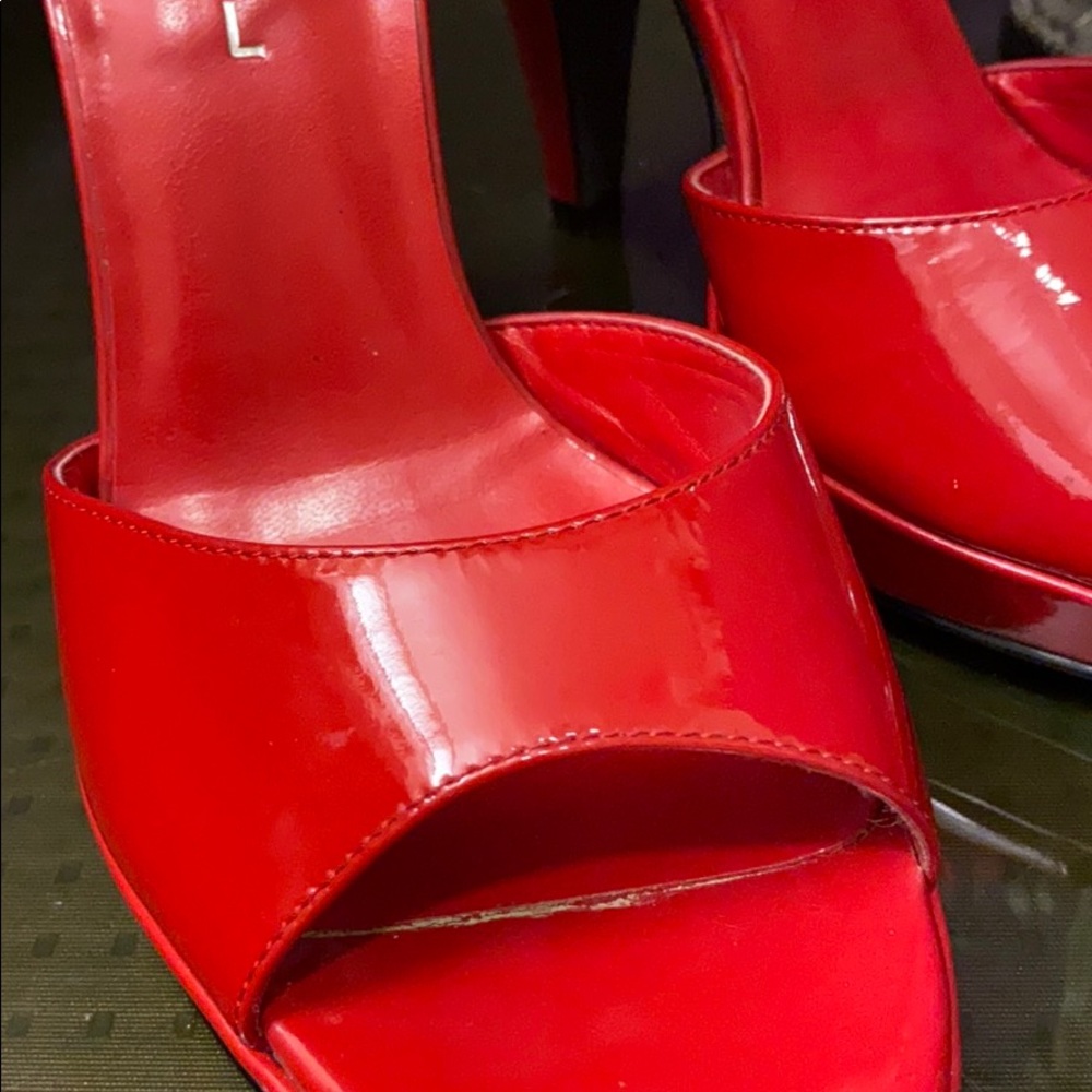 ❤️ Red Patent Leather High Heels ❤️
